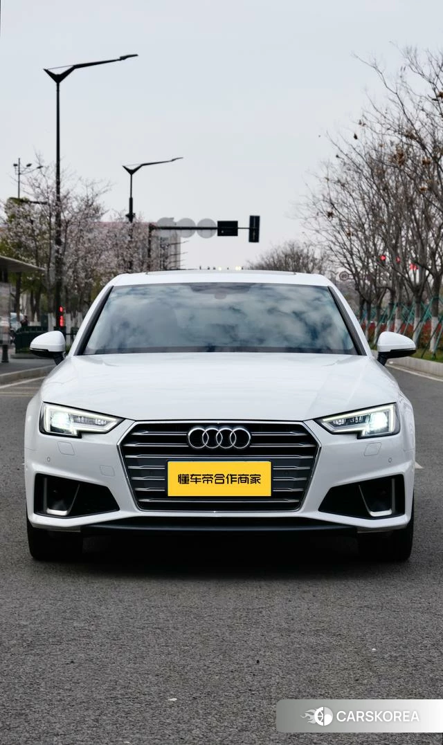 Audi A4L id 4212844 из Китая 14