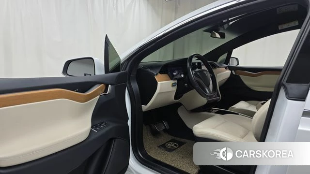 Tesla Model X id 4476573 из Кореи 31