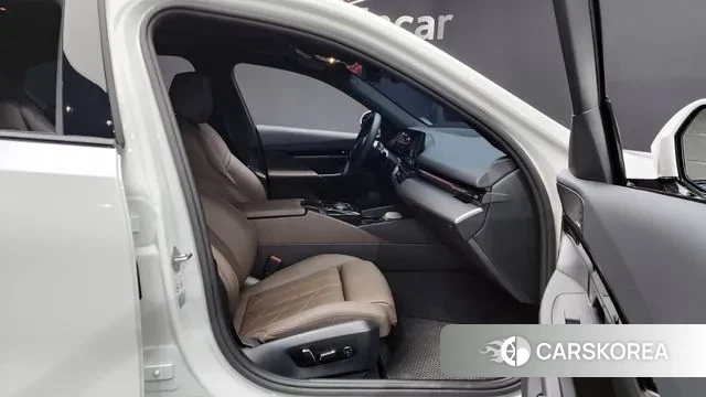 BMW 5 Series (G60) id 3576128 из Кореи 20