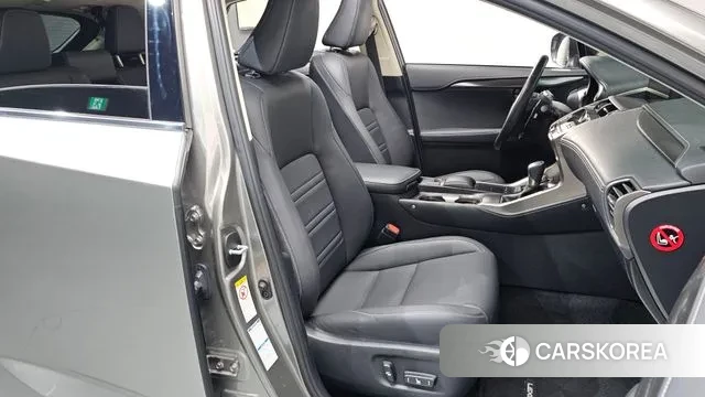 Lexus NX300h id 3754287 из Кореи 20