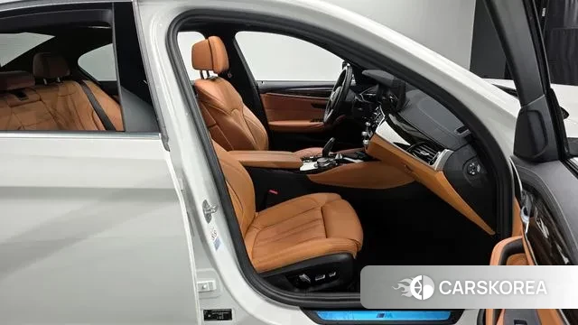 BMW 5 Series (G30) id 3665462 из Кореи 20