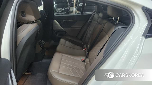 BMW 5 Series (G60) id 3786751 из Кореи 20