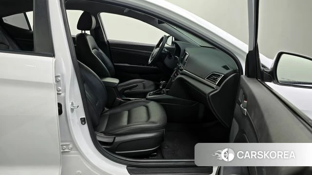 Hyundai Avante AD id 3814383 из Кореи 20