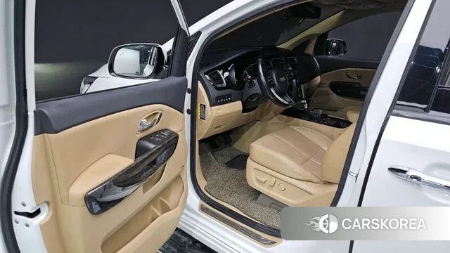 Kia The New Carnival id 3656421 из Кореи 20