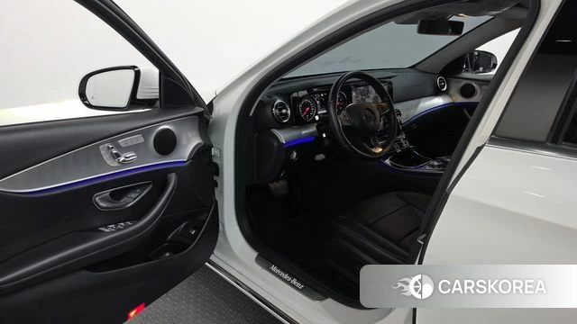 Mercedes-Benz E-Class W213 id 4732979 из Кореи 30