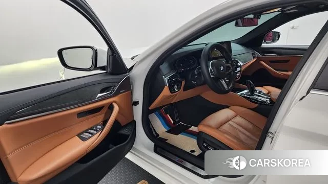 BMW 5 Series (G30) id 3458452 из Кореи 20