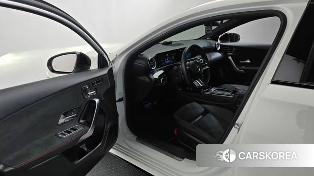 Mercedes-Benz A-Class W177 id 4623000 из Кореи 36
