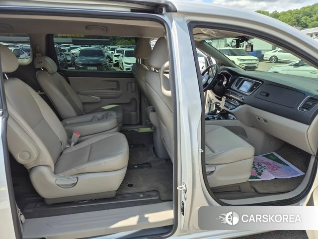 Kia The New Carnival id 4486733 из Кореи 20