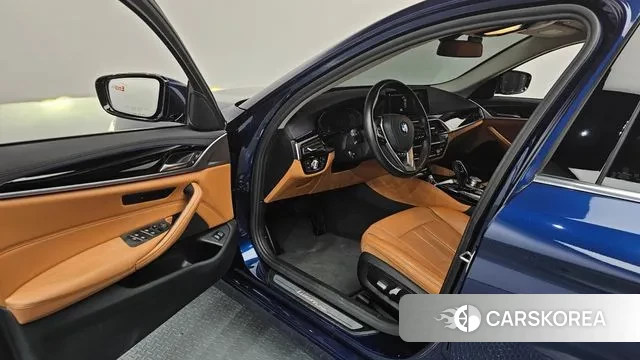 BMW 5 Series (G30) id 3789152 из Кореи 20