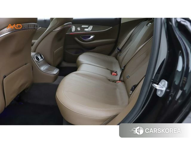 Mercedes-Benz E-class id 4264584 из Китая 10