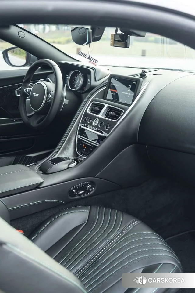 Aston Martin DB11 id 4238952 из Китая 27