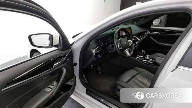 BMW 5 Series (G30) id 3238613 из Кореи 20