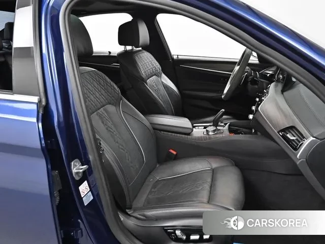 BMW 5 Series (G30) id 3622729 из Кореи 20