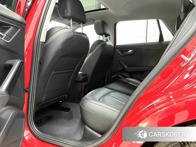 Audi Q2L id 4313550 из Китая 19