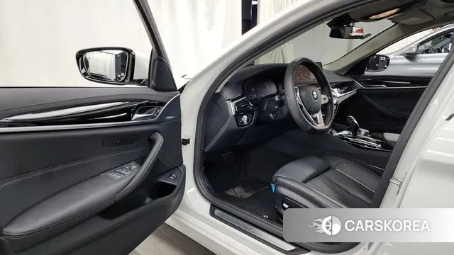 BMW 5 Series (G30) id 3023497 из Кореи 20