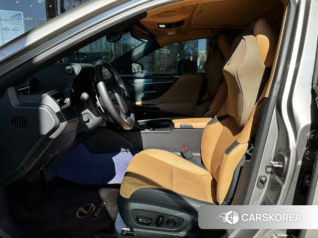 Lexus ES id 4259219 из Китая 13