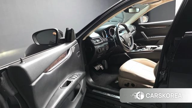 Maserati Ghibli id 4652318 из Кореи 20