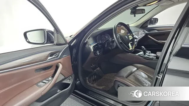 BMW 5 Series (G30) id 3344059 из Кореи 20