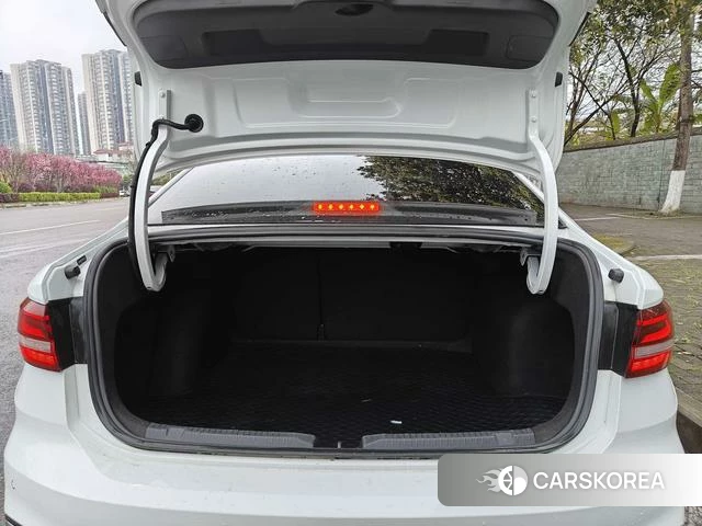 Volkswagen Lavida id 3913611 из Китая 12