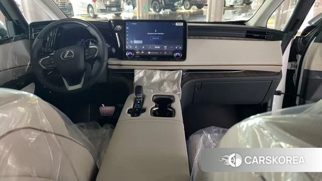 Lexus LM id 4239540 из Китая 10