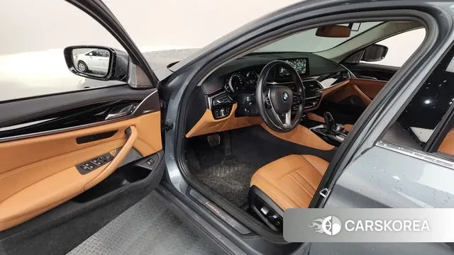 BMW 5 Series (G30) id 3714175 из Кореи 20