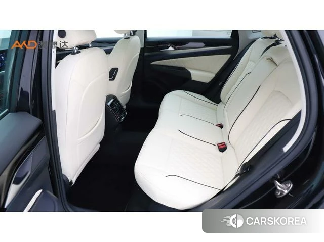Volkswagen Passat PHEV id 4240663 из Китая 10