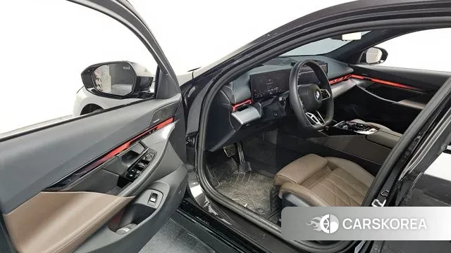 BMW 5 Series (G60) id 3769464 из Кореи 20