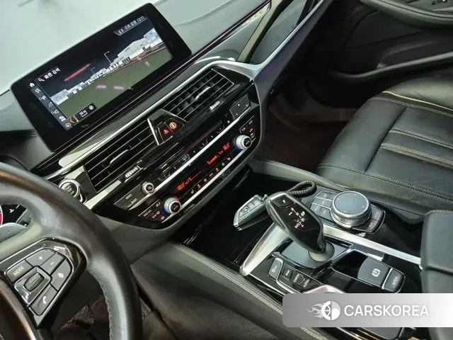 BMW 5 Series (G30) id 3055767 из Кореи 18