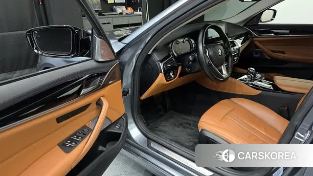 BMW 5 Series (G30) id 3682574 из Кореи 20