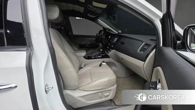 Kia The New Carnival id 4732198 из Кореи 31