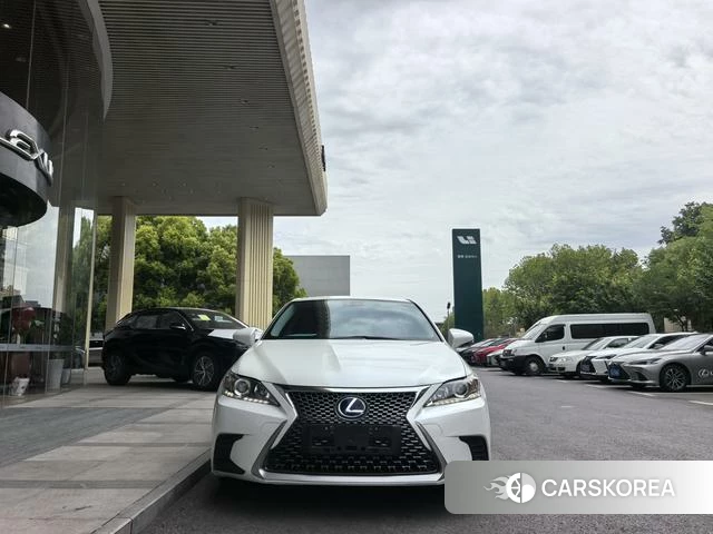 Lexus CT id 4335905 из Китая 17