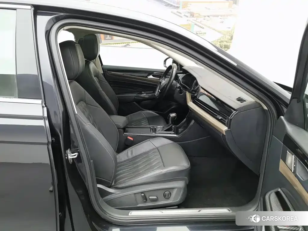 Volkswagen Passat id 4577840 из Китая 24