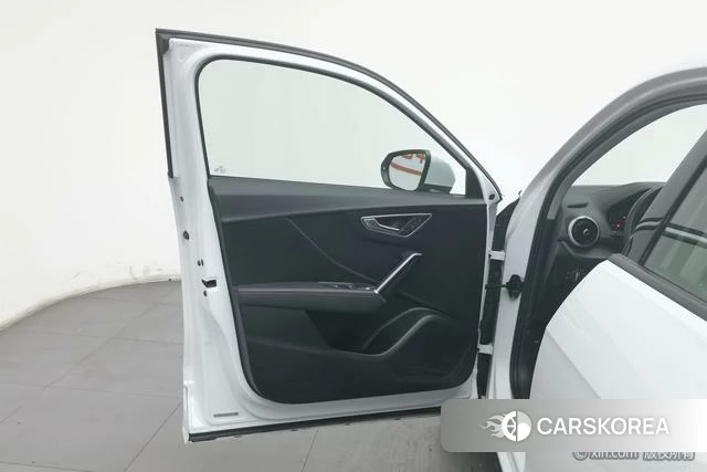 Audi Q2L id 4213664 из Китая 24