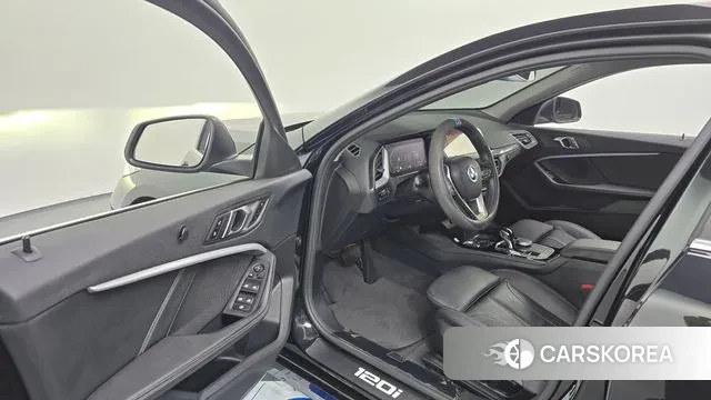 BMW 1 Series (F40) id 2959923 из Кореи 20