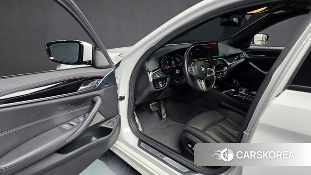 BMW 5 Series (G30) id 3811880 из Кореи 20