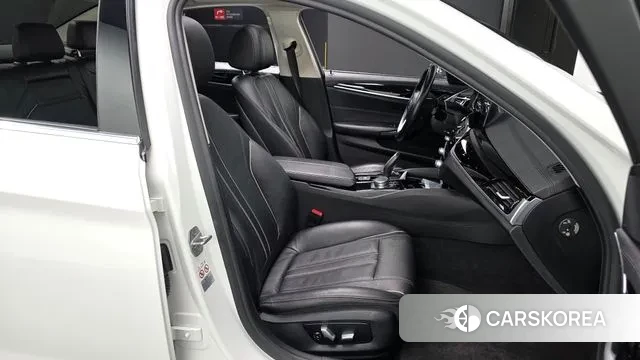 BMW 5 Series (G30) id 3779146 из Кореи 20