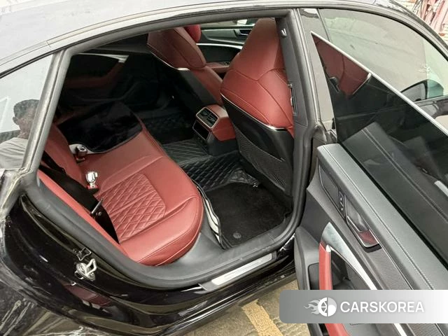 Audi A7L id 4261631 из Китая 10