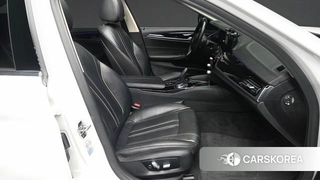 BMW 5 Series (G30) id 3834726 из Кореи 19