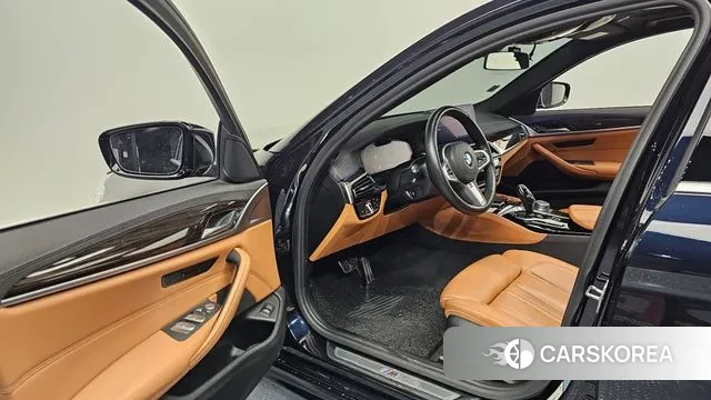 BMW 5 Series (G30) id 3598229 из Кореи 20