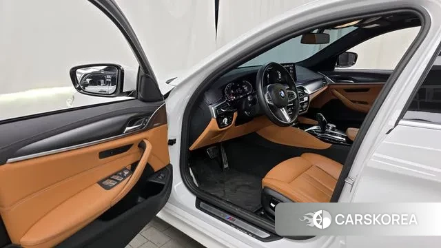 BMW 5 Series (G30) id 3560868 из Кореи 20