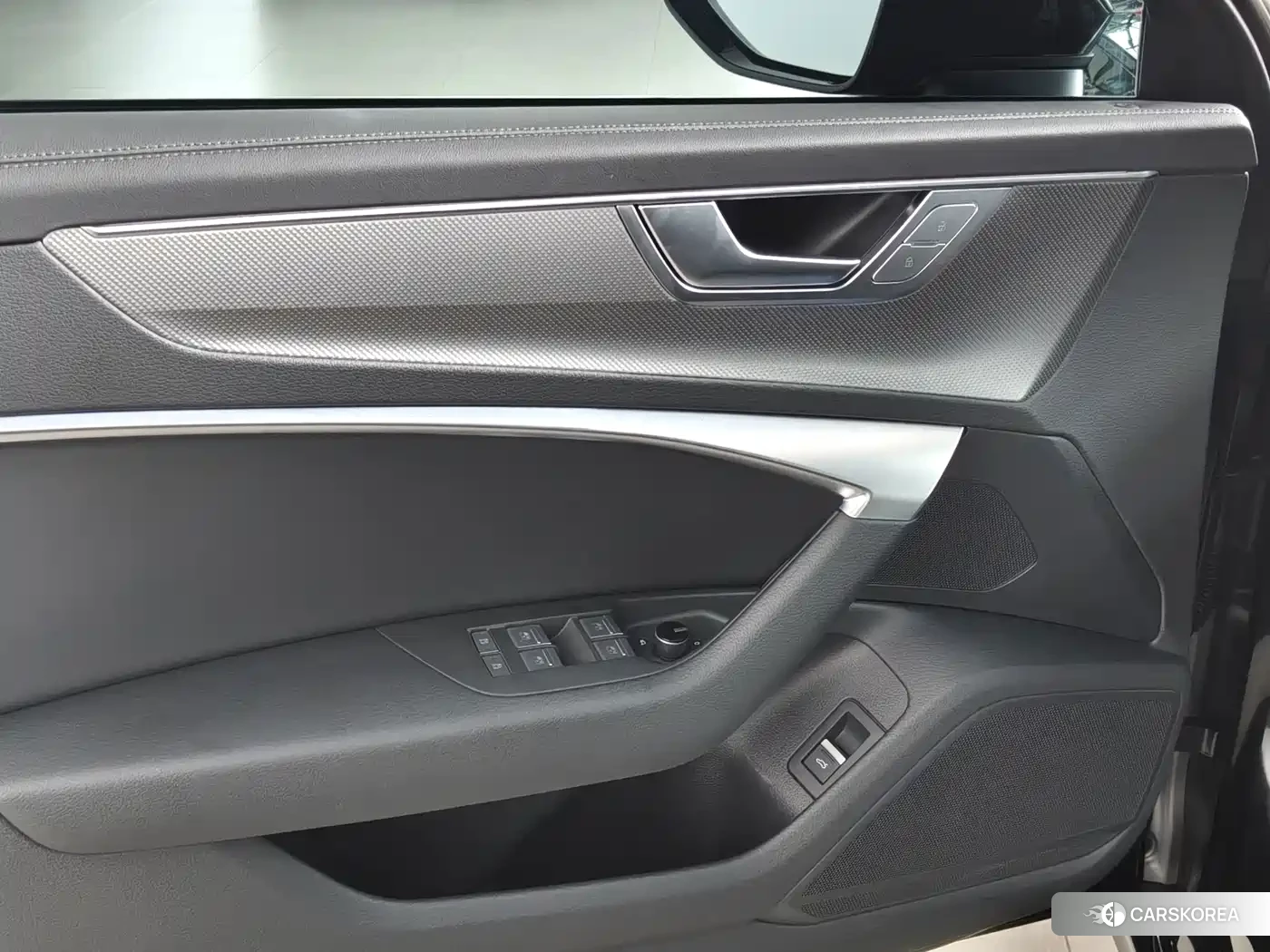 Audi A6L id 4607197 из Китая 16