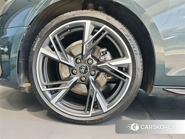 Audi A4L id 4265864 из Китая 15