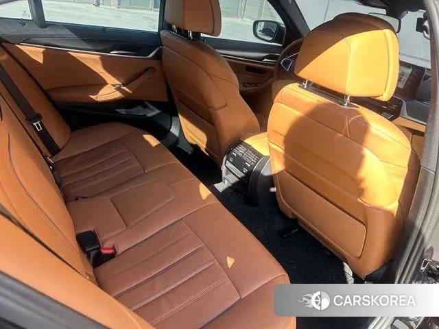 BMW 5 Series (G30) id 3571913 из Кореи 20