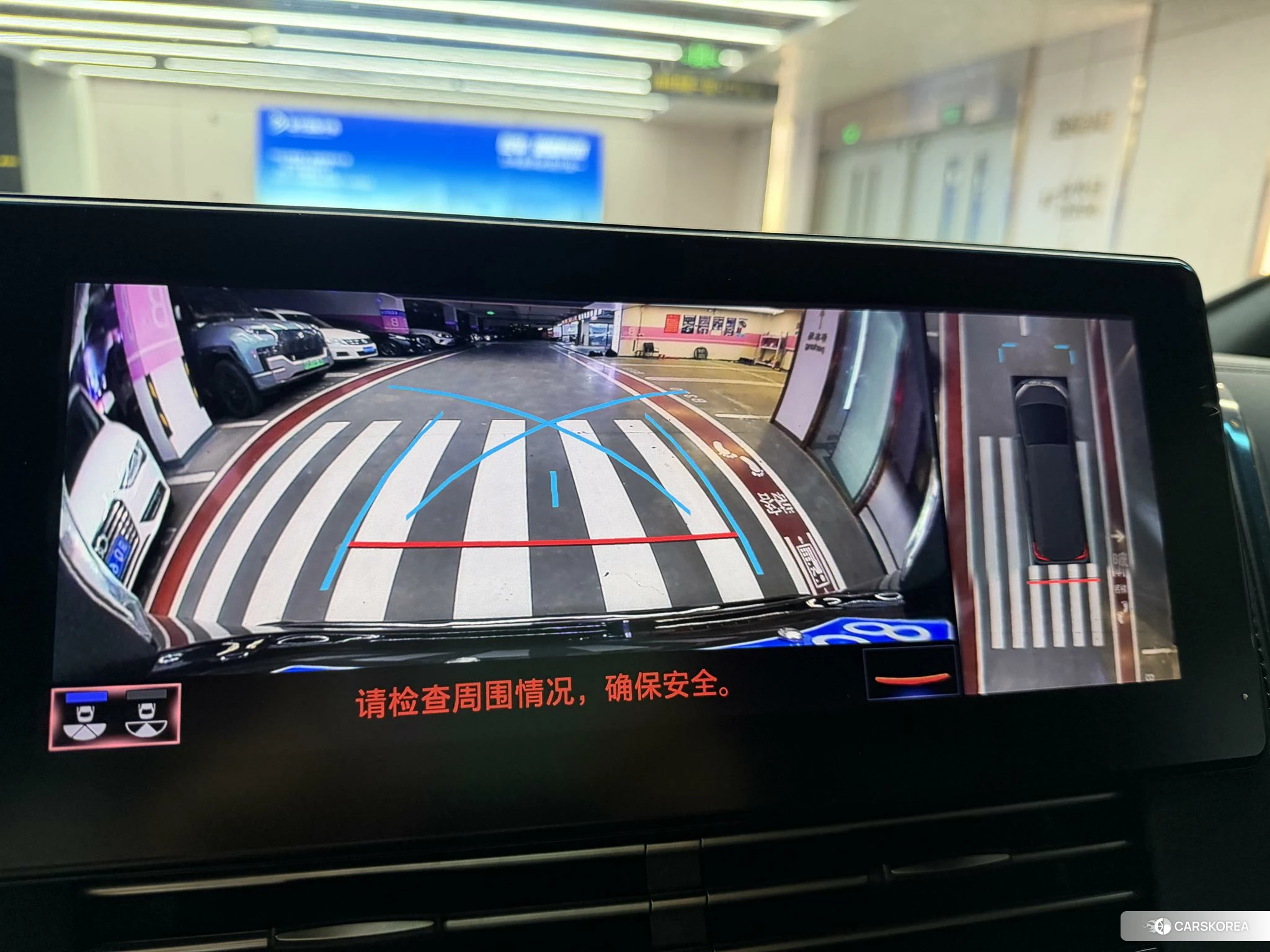 Lexus LM id 4492813 из Китая 16