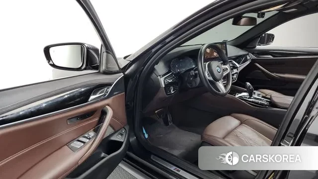 BMW 5 Series (G30) id 3566962 из Кореи 20