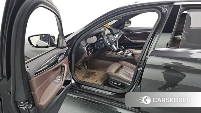 BMW 5 Series (G30) id 3180398 из Кореи 20