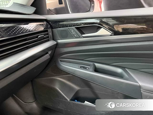 Volkswagen Passat id 4261122 из Китая 10