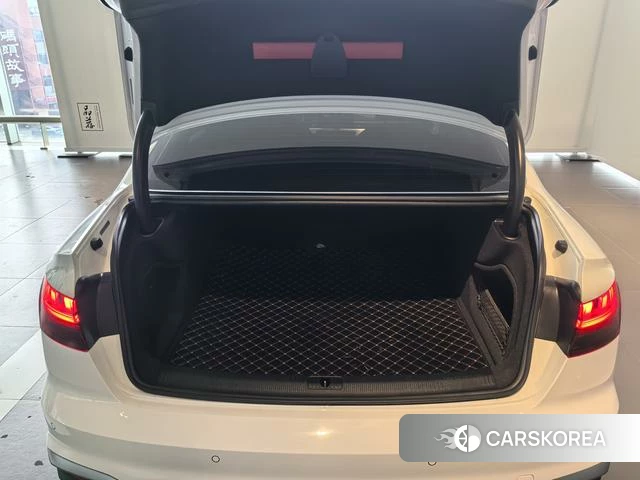 Audi A4L id 4307086 из Китая 18