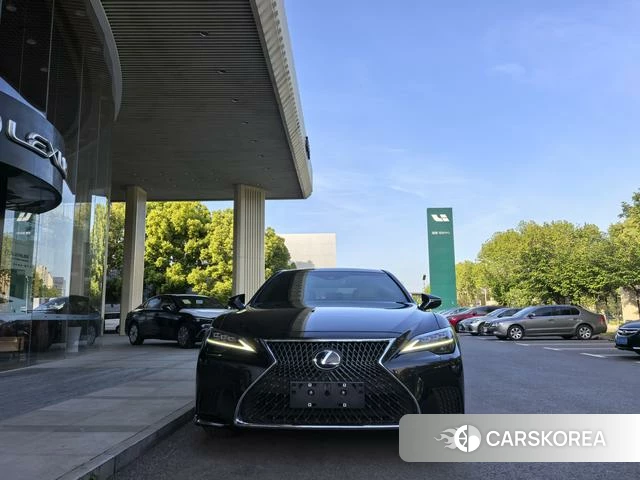 Lexus LS id 4301734 из Китая 17