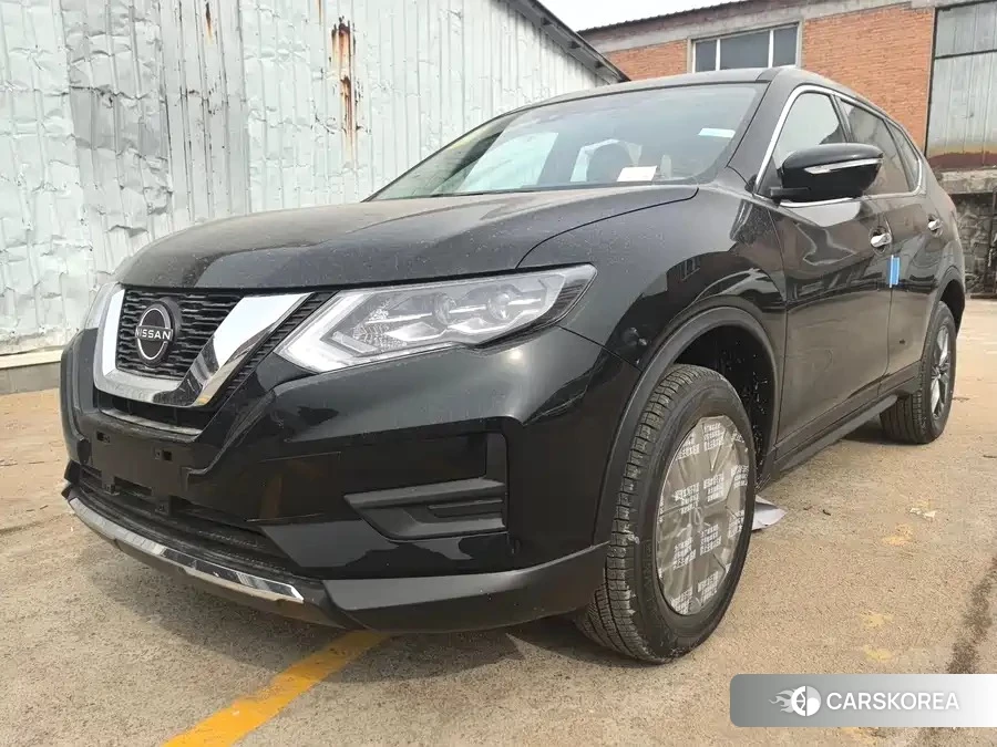 Новый Nissan X-Trail 2026 Черный из Китая